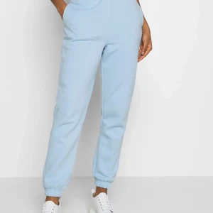 Gina tricot mjukisbyxor - Säljer mina mjukisbyxor då de inte kommer till användning☀️