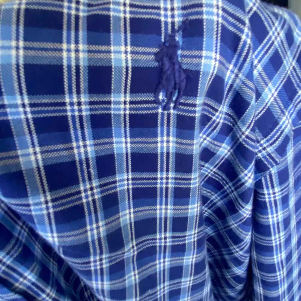 Chill Rutig Ralph Lauren skjorta | Storlek S-M | Mycket gott skick utan defekter | Nypris: 1700 kr | Mitt pris: 299 kr |. Skjortor.