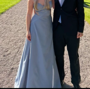 Balklänning  - Använd en gång. 