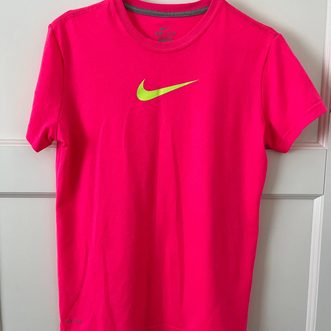 Neonrosa Nike t-shirt - 90