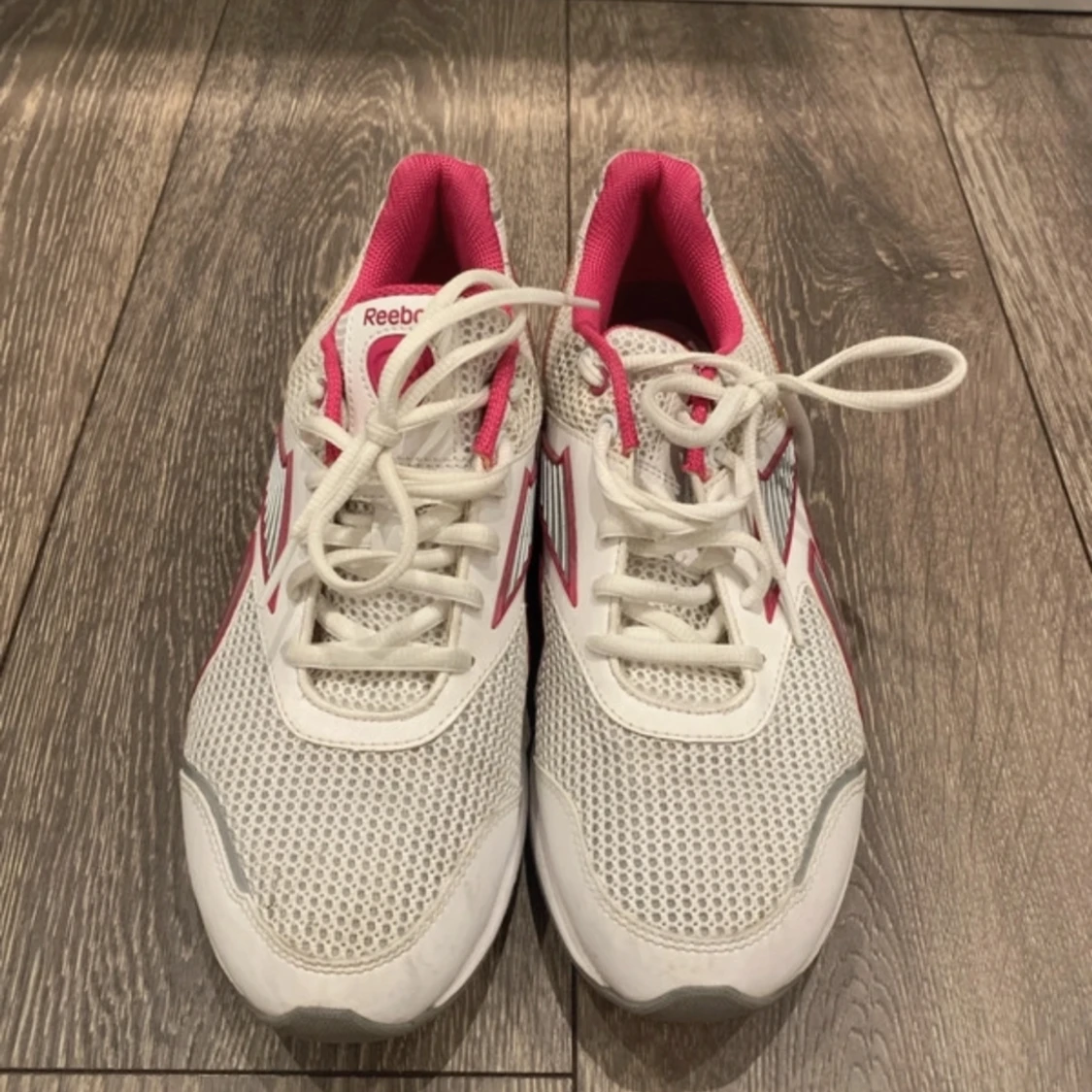 Vit Rebook skor - 90