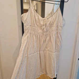 Sommarklänning - Använd 1 gång