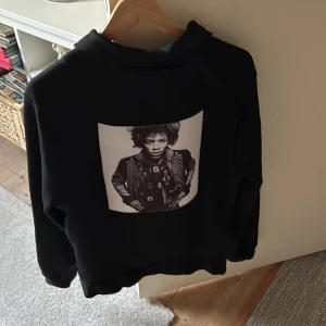 Limitato - Säljer nu en riktigt fet limitato zip i bra skick storlek M