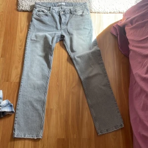 Pull and bear jeans  - Helt nya,lågmidjade och  för långa på mig som är 163