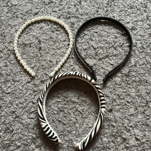 Säljer 3 stycken Diadem - Säljer alla 3 i ett pack för 30kr