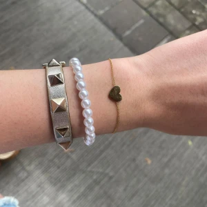 Edblad armband  - Säljer mig jättesöta Edblad armband. Lite små repor men inget man ser 🥰🥰kom med prisförändringar 