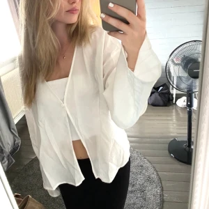 Blus ifrån veromoda  - Jätte söt blus ifrån veromoda💞 använd en gång