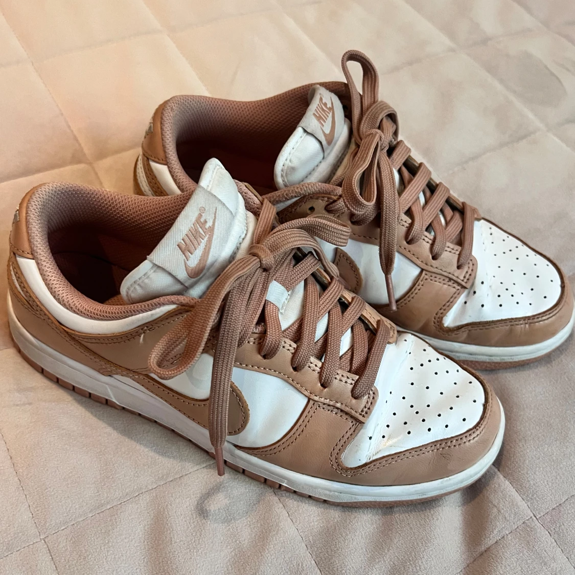 nike rosa skor