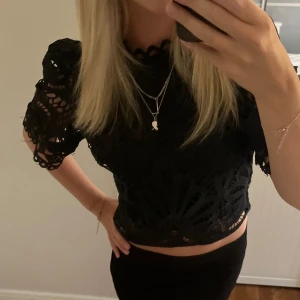 Spetstopp  - Söt spetstopp i nyskick, aldrig använd. Köpt på missay i Göteborg för ett år sen och finns inte att köpa längre 