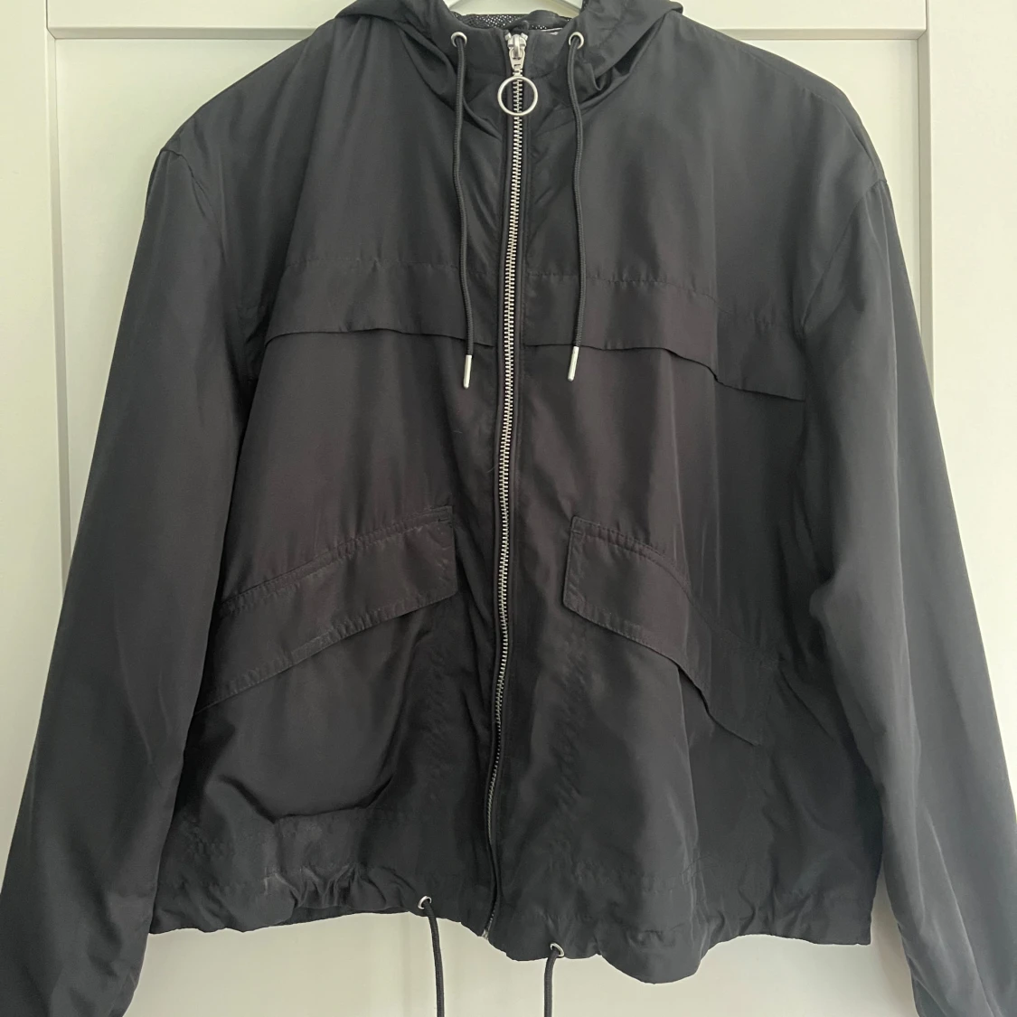 Tunn svart jacka - 90