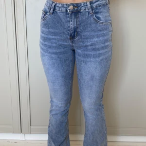 Bootcut jeans  - Helt oanvända bootcut jeans i väldigt bra skick! ❤️