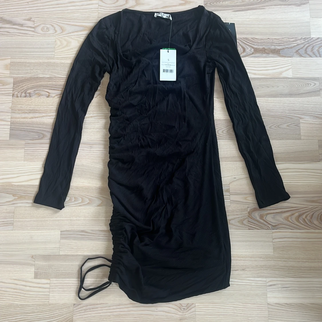 Ribbad klänning  - 90