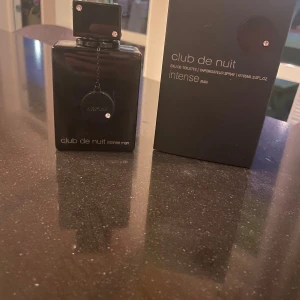 Club de nuit parfym - Säljer min nya club nuit använd 2 gånger. Säker pågrund av att den ibte kommer till användning. 