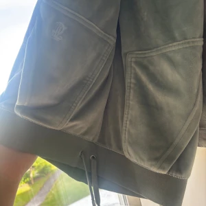 Juicy - Byxor från Juicy Couture, Gröna, säljs pga att de inte passar. Finns även matchande tröja till 💚