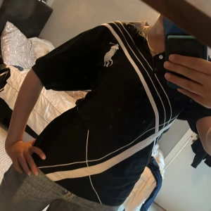 Polo Ralph Laurent - Vintage oversized polo tröja.  Knuten där bak i första bilden