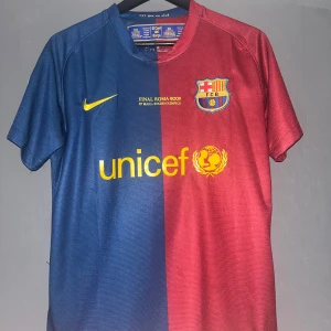 Barcelona Henry 2009 final - Säljer en Champions League tröja med Thierry Henry från finalen 2009 när Barcelona vann mot Manchester United i storlek M. Priset kan diskuteras!