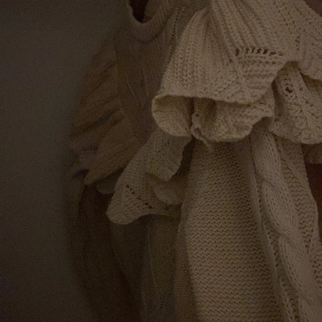 Stickad tröja med volang❤️ - 90