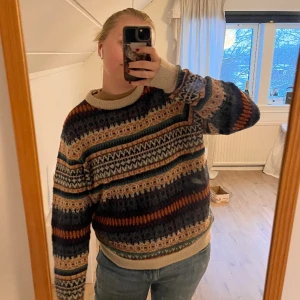 Stickad tröja - Stickad tröja från Sincerely Love i strl XL ❤️💛💚💜💙 den sticks inte alls och är suuuuper mjuk!!