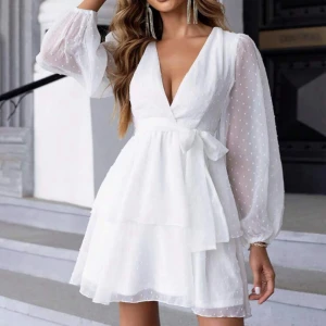 Studentklänning  - Aldrig använd bara testad Storlek S Vit