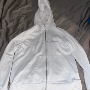 Vit Hugo Boss hoodie  - En vit Hugo Boss hoodie storlek 