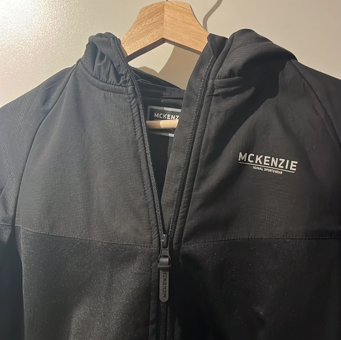 Tjockare Hoodie från McKenzie  - 90