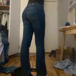 Ltb jeans i modellen valerie😻 Säljer då de inte kommer till användning längre och jag har ett till par. Storlek 26/34