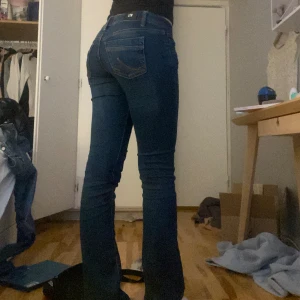 Ltb valerie jeans - Ltb jeans i modellen valerie😻 Säljer då de inte kommer till användning längre och jag har ett till par. Storlek 26/34