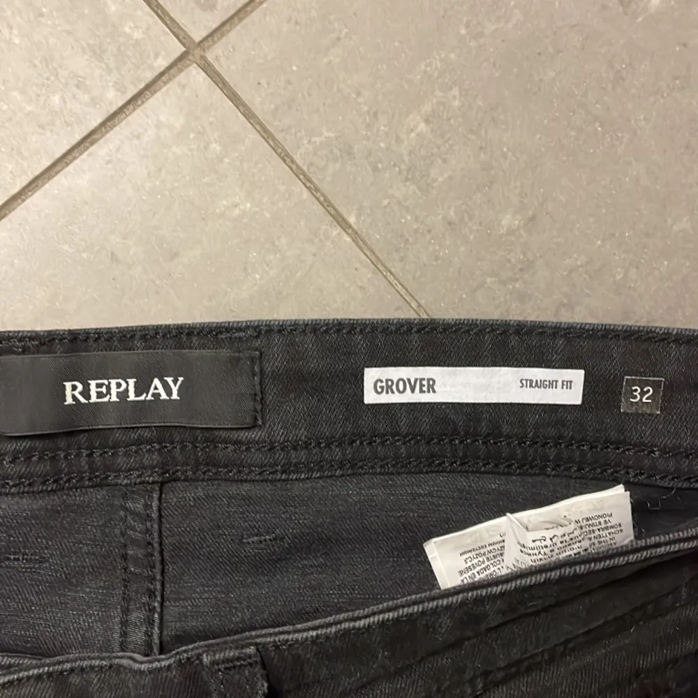 Replay jeans | Modell Grover | Storlek 31w32L | Skick 10/10 aldrig använda | Nypris ca 1500 | Hör gärna av dig vid frågor och funderingar. Kan släppas billigare vid snabb affär.. Jeans & Byxor.