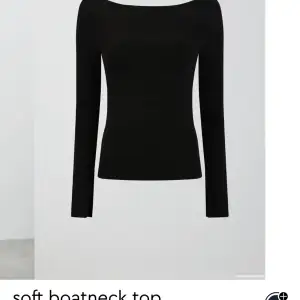 Säljer denna tröja som inte kommit till användning mer än några få gånger, köptes för 230kr och säljer för 150kr💓 Skriv privat för bilder!!