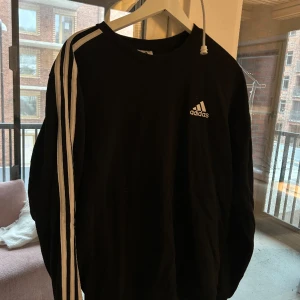 Adidas sweatshirt  - Bra skick stl M 