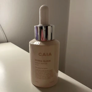 Caia scalp serum - Säljer detta hårserum från Caia som jag fick i julkalendern. Använd 1 gång, pimpetten är inte rörd på huden! 