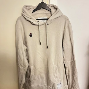 Björn Borg hoodie  - Hoodie från Björn Borg i strl L men ger en oversized fit för mig som har strl S