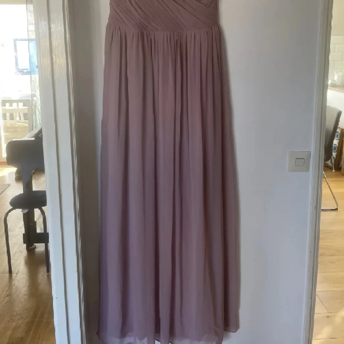 Oanvänd balklänning - 91