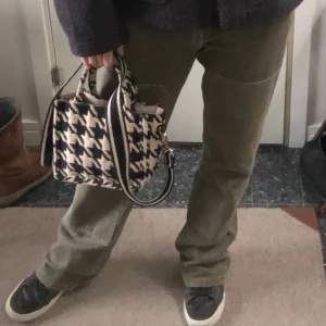 Cargo pants - Gröna jeans från Zara