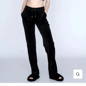 Juicy couture byxor svart  - Säljer då jag inte får användning av dom🩷