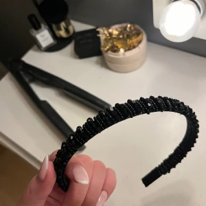 Hårband - fint hårband från glitter som aldrig kommer till användning❤️