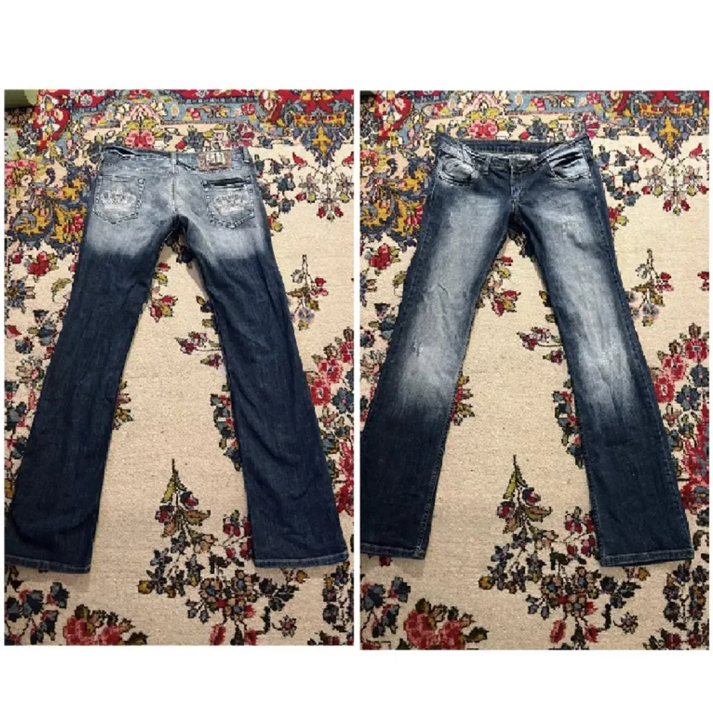 Lågmidjade Jeans från Victoria Beckham. Midjemått: 86 Innerben:87  ❤️. Jeans & Byxor.