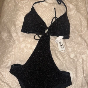 Baddräkt  - Säljer min baddräkt aldrig använd med prislapp, nypris 499kr🌸
