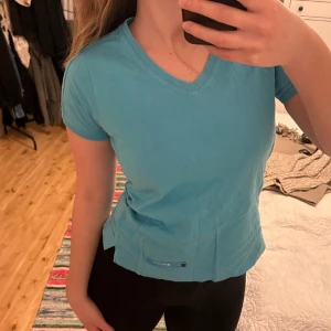 Tshirt Champion - Blå tshirt från champion 
