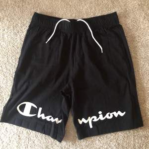 Champion shorts  • Aldrig använda  • Storlek medium 
