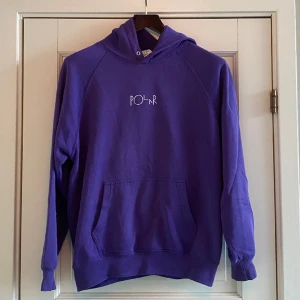 Polar co  hoodie lila - Snygg lila hoodie från Polar co. Storlek S  