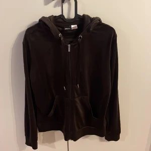 Velour hoodie - Velour hoodie från Gina Tricot