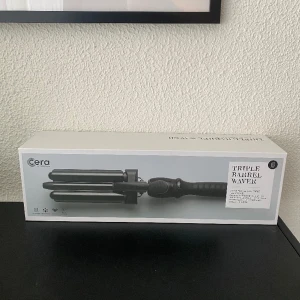 Cera tripple barrel waver  - Säljer denna oanvända vågtång från cera. Nypris 999kr.