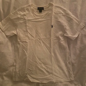Ralph Lauren T-shirt (10-12 År) - Storlek: 10-12 År Skick: 9/10