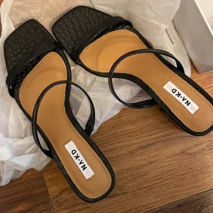 Klackar - Klackar från NA-KD, använda en gång. Storlek 39. 