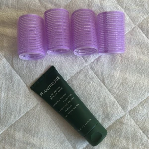 Hudvård och hårvård! - Spolarna är provade två ggr. Den gröna masken (som ny värd 369kr) är provad en gång☺️💞  En för 50kr eller båda för 90kr😊! (exklusive frakt)