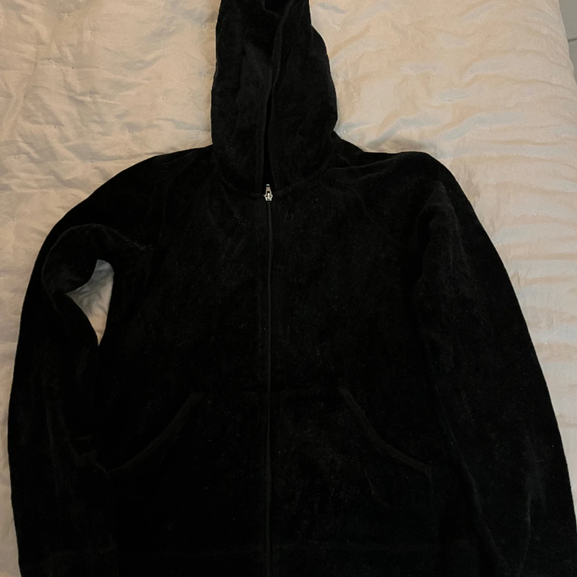 En snygg zip-up huddie likande juicy couture