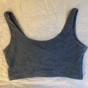 Topp - Grå topp från brandy Melville 