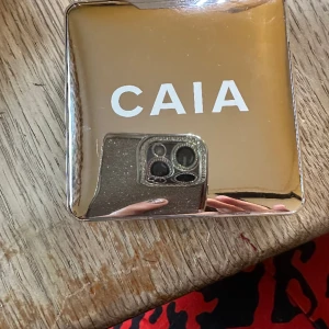 Caia , puder lite använd ,  - Jättefint bevarad , lite använd Caia puder finns i Åmål kan skickas, köparen betalar frakten  100kr
