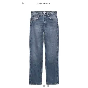 Snygga jeans ifrån zara! Knappt använda och inga defekter💕